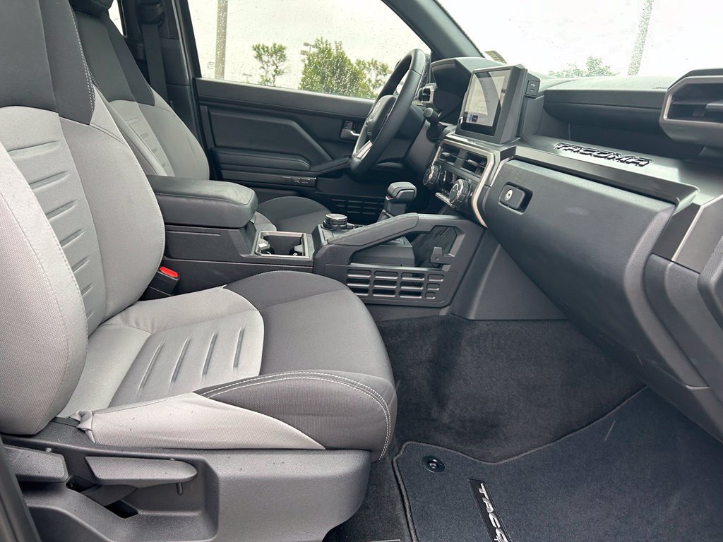 Used 2025 Toyota Tacoma TRD Sport AWD/4WD image 30