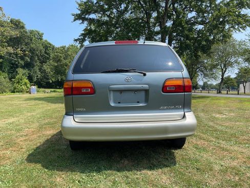 Used 1999 Toyota Sienna LE image 31