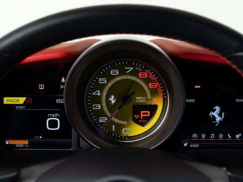 Used 2021 Ferrari F8 Tributo image 27