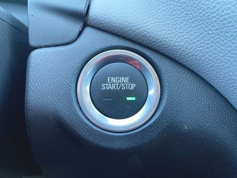 Used 2023 Chevrolet Equinox LS w/ LS Convenience Package FWD image 10
