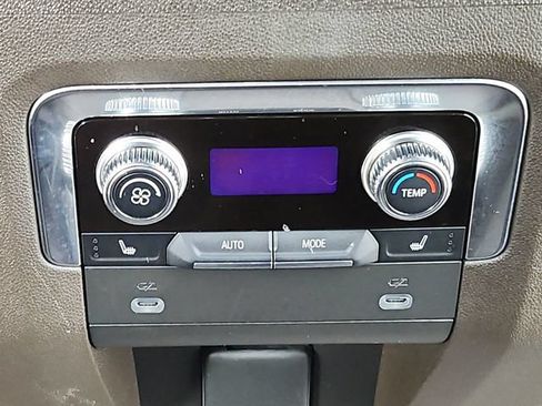 Used 2022 GMC Yukon SLT w/ SLT Luxury Package AWD/4WD image 45