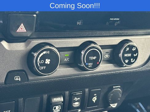 Used 2018 Toyota Tacoma TRD Sport RWD image 21