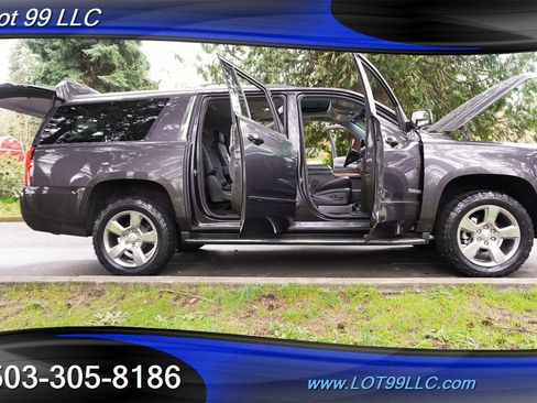 Used 2017 Chevrolet Suburban Premier RWD image 32