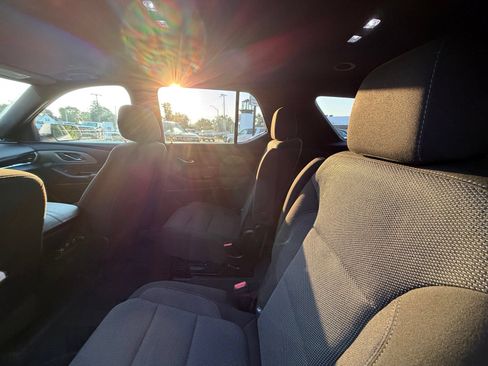 Used 2023 Chevrolet Traverse LT FWD image 5