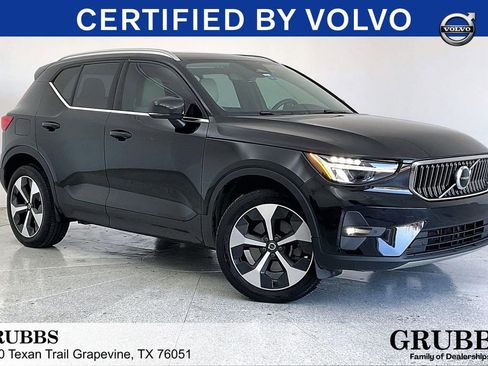 Used 2023 Volvo XC40 B5 Plus w/ Protection Package Premier image 1