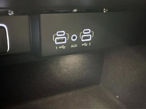 Used 2024 Jeep Wagoneer L 4WD w/ Premium Group I image 25