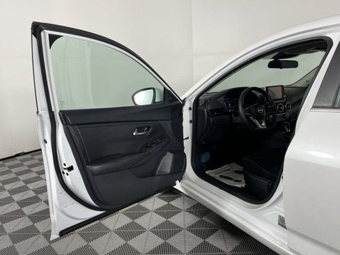 Used 2024 Nissan Sentra SV FWD image 14