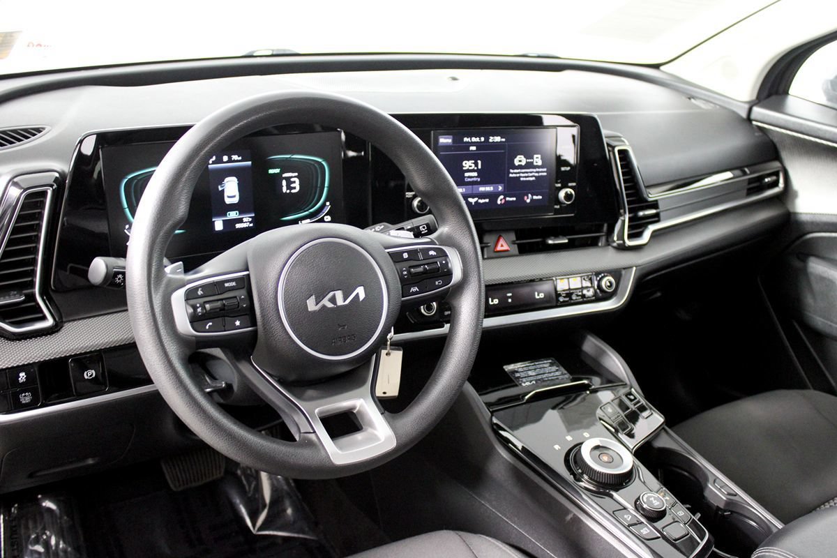 Used 2023 Kia Sportage LX AWD/4WD image 6
