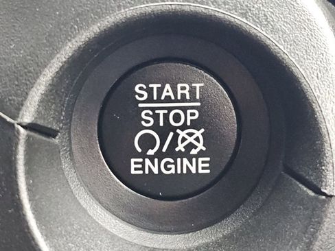 Used 2018 Jeep Compass Latitude image 14