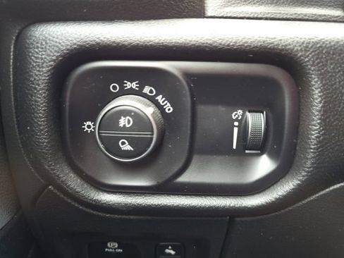 Used 2022 RAM 1500 Big Horn AWD/4WD image 12