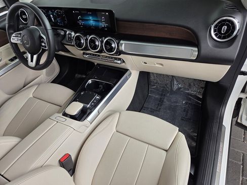 Certified 2022 Mercedes-Benz GLB 250 4MATIC w/ Premium Package Lite image 20