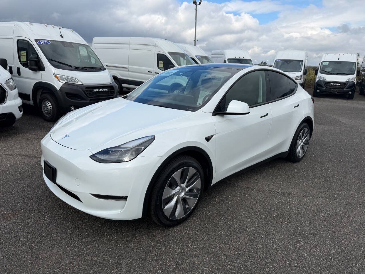 Used 2023 Tesla Model Y Long Range AWD/4WD image 4