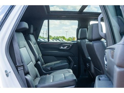 Used 2022 Chevrolet Tahoe LT w/ LT Signature Package image 19