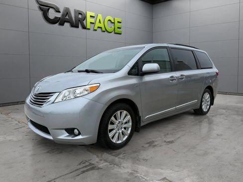 Used 2017 Toyota Sienna XLE Premium AWD/4WD image 6