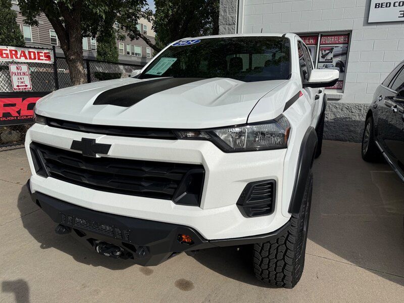 Used 2024 Chevrolet Colorado W/T AWD/4WD image 1