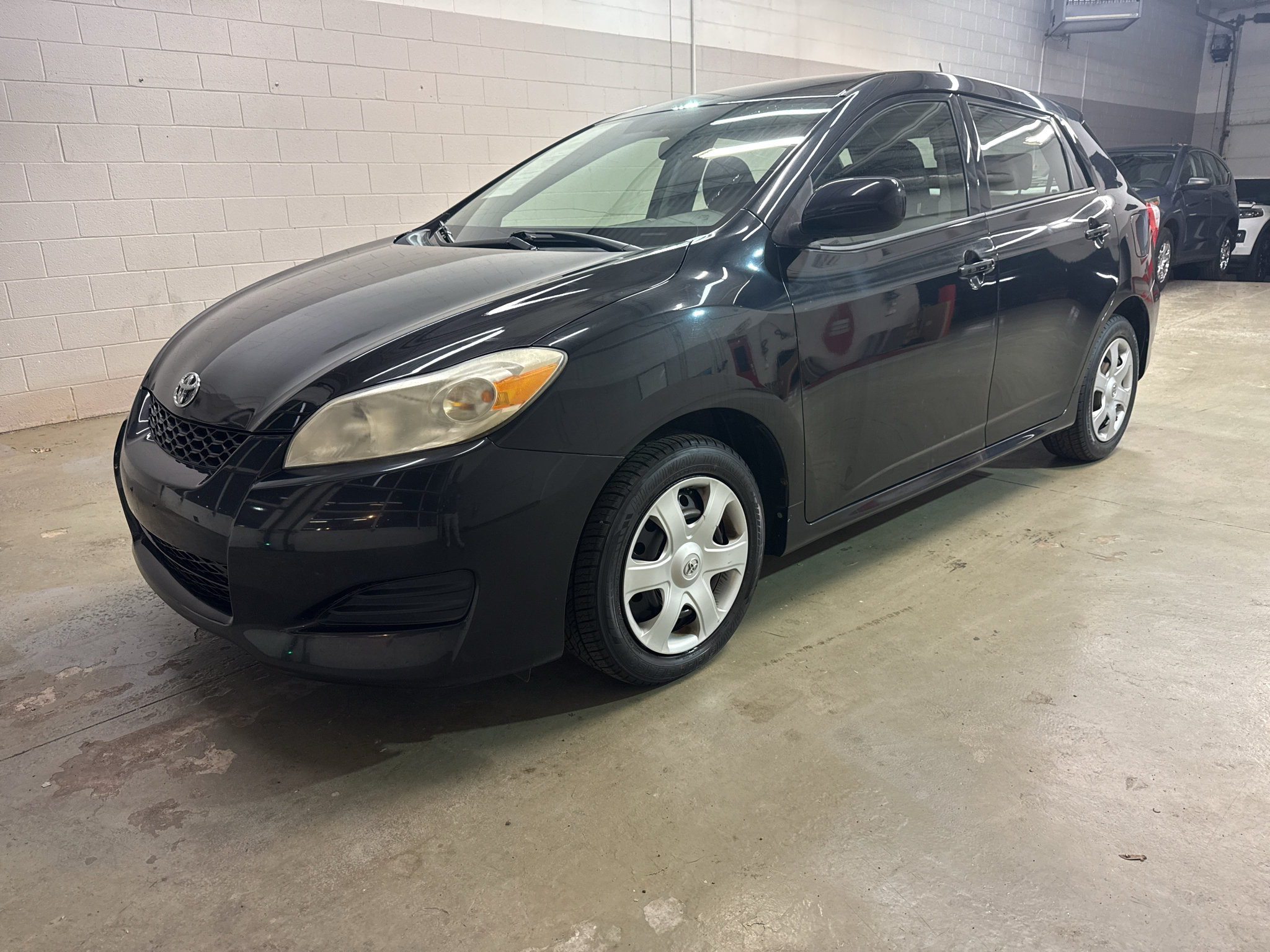Used 2009 Toyota Matrix FWD image 3