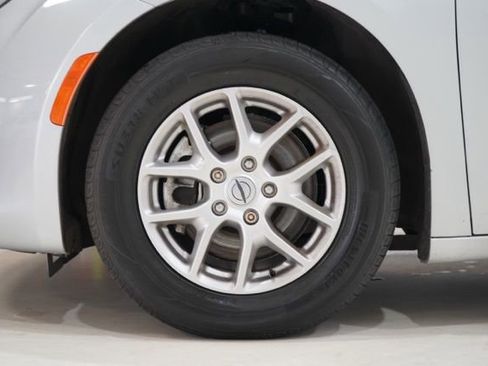 Used 2023 Chrysler Voyager LX FWD image 12