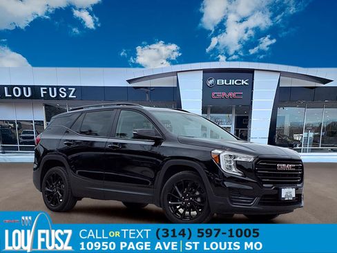 Used 2024 GMC Terrain SLE w/ Elevation Edition FWD image 1