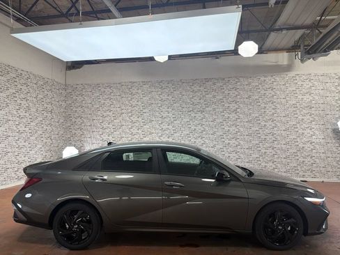 New 2026 Hyundai Elantra SEL Sport FWD image 8
