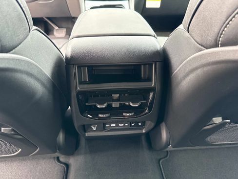 New 2026 Jeep Grand Cherokee Limited image 17