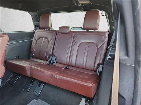 Used 2023 Ford Expedition Limited image 22