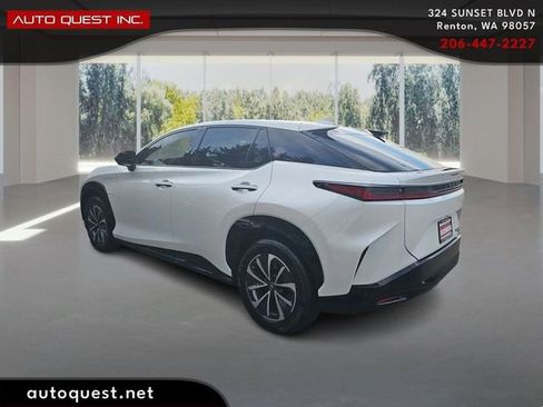 Used 2024 Lexus RZ 450e Premium image 7