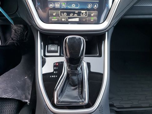 Used 2025 Subaru Outback Premium w/ Popular Package #1A image 11