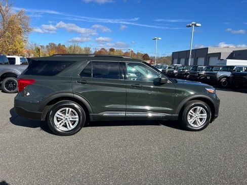 Certified 2022 Ford Explorer XLT w/ Equipment Group 202A image 6