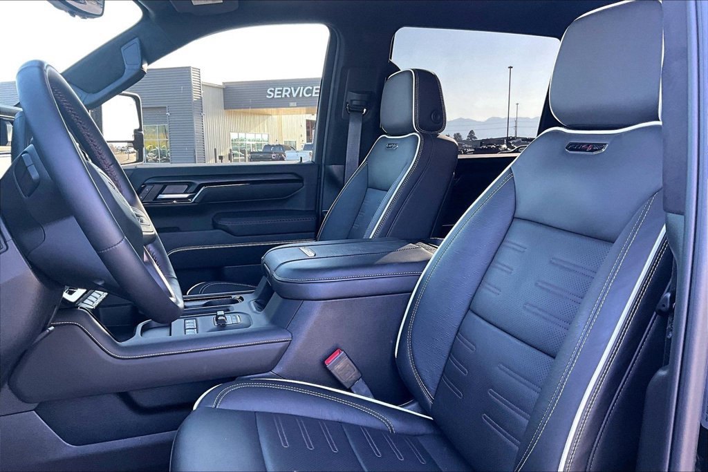 Used 2025 GMC Sierra 2500 AT4X AWD/4WD image 26