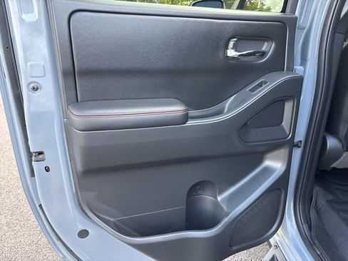 Used 2025 Nissan Frontier PRO-4X w/ Pro Premium Package image 11