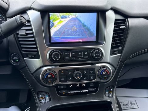 Used 2020 Chevrolet Suburban Premier AWD/4WD image 32