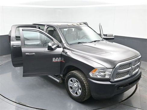 Used 2016 RAM 2500 Tradesman w/ Chrome Appearance Group image 46