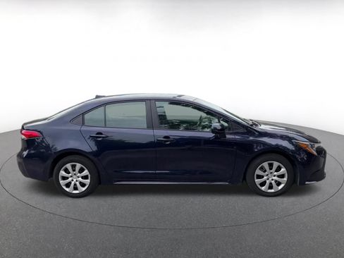 Used 2025 Toyota Corolla LE FWD image 13