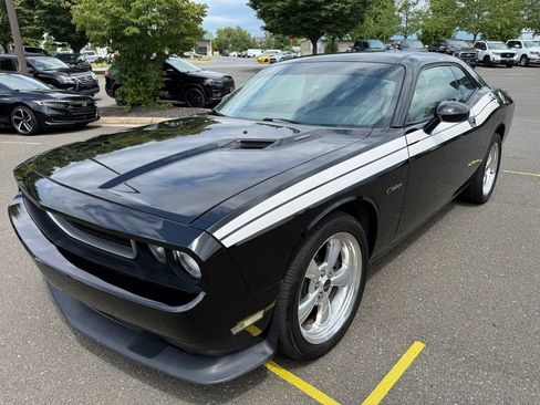 Used 2013 Dodge Challenger R/T RWD image 3