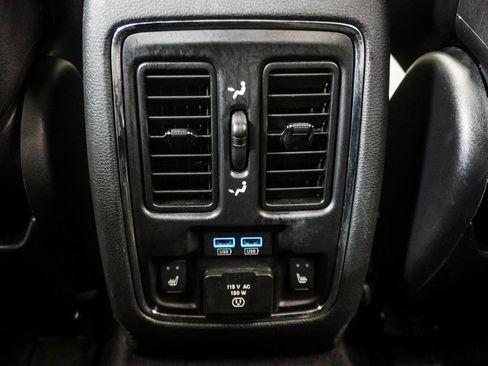 Used 2016 Jeep Grand Cherokee Limited image 11