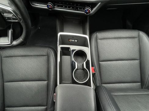 Certified 2025 Chevrolet Equinox LT w/ Convenience Package II image 19