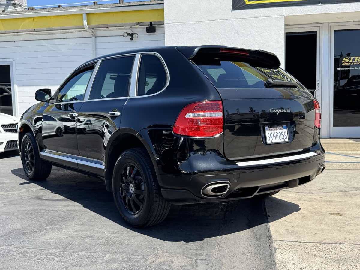 Used 2010 Porsche Cayenne AWD/4WD image 9