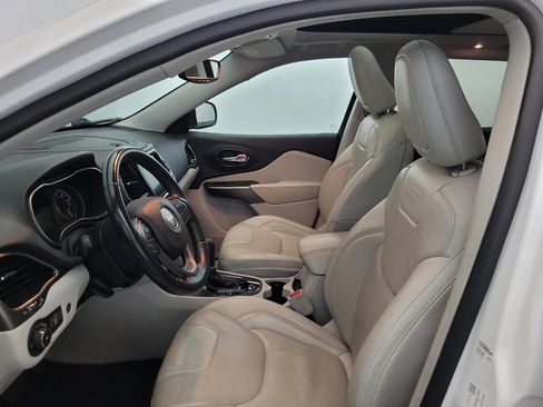 Used 2019 Jeep Cherokee Limited AWD/4WD image 17