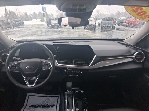 Used 2024 Chevrolet Trax ACTIV w/ Sunroof Package image 19