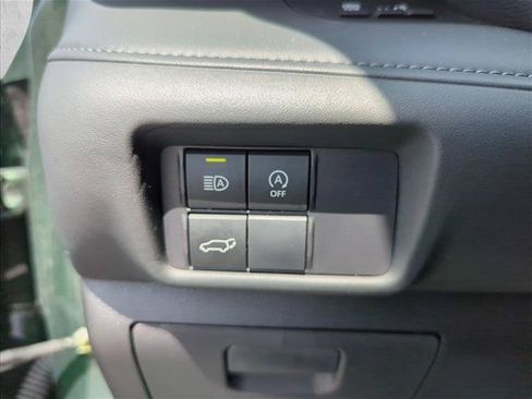 Used 2025 Toyota Highlander XLE AWD/4WD image 15