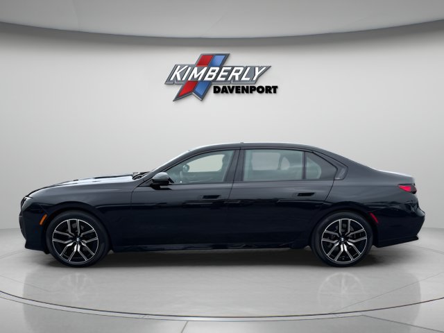 Used 2025 BMW 740i xDrive w/ Premium Package AWD/4WD image 2