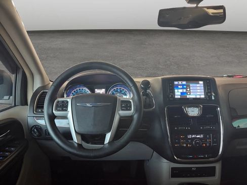 Used 2015 Chrysler Town & Country Touring-L w/ Driver Convenience Group FWD image 30