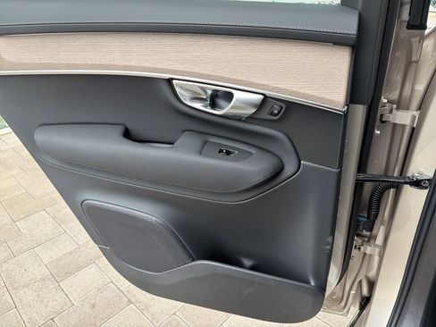 New 2026 Volvo XC90 T8 Plus w/ Protection Package Premier image 96