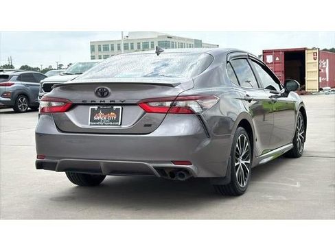 Used 2022 Toyota Camry SE FWD image 6