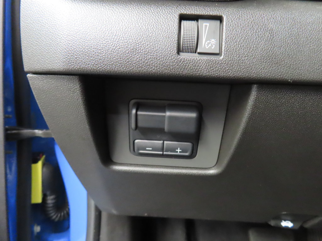 Used 2025 GMC Canyon Elevation AWD/4WD image 38