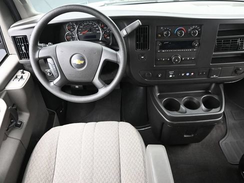 Used 2025 Chevrolet Express 3500 LT w/ LT Preferred Equipment Group RWD image 12