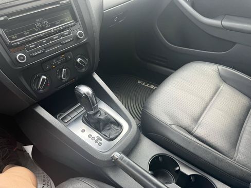 Used 2013 Volkswagen Jetta SE FWD image 11