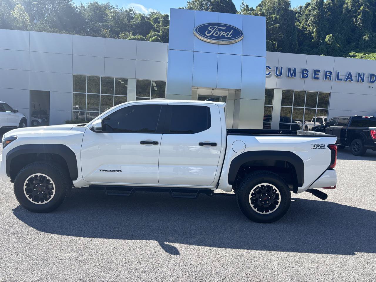 Used 2024 Toyota Tacoma TRD Off-Road AWD/4WD image 2