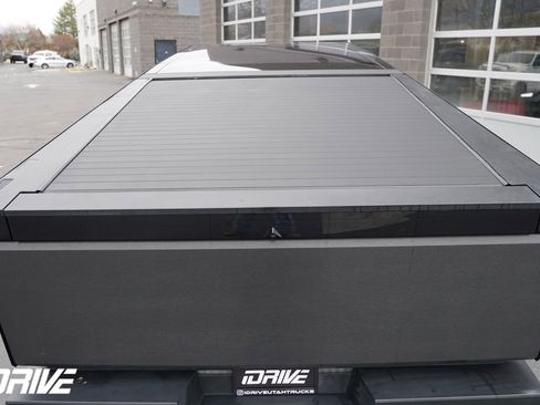 Used 2024 Tesla Cybertruck AWD Crew Cab image 43