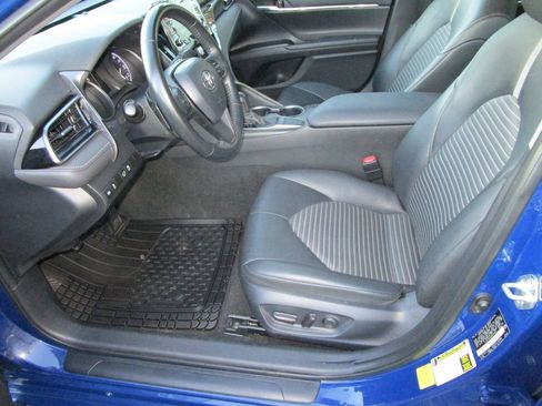 Used 2024 Toyota Camry SE image 18